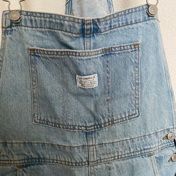 Levi’s Denim Short Overalls Shortalls Size Medium - Picture 4 of 7